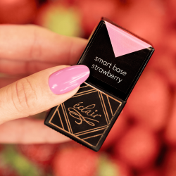 pastelowa różowa baza hybrydowa Smart Base Strawberry 7ml Eclair Nail na paznokciach