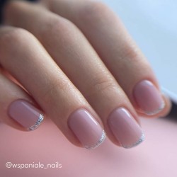 stylizacja paznokci z wykorzystaniem lakieru hybrydowego Celia 7ml Eclair Nail - zdjęcie 2