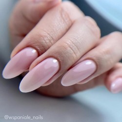 stylizacja paznokci z wykorzystaniem lakieru hybrydowego Celia 7ml Eclair Nail - zdjęcie 4