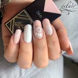 stylizacja paznokci lakierem hybrydowym SoHo 7ml Eclair Nail - zdjęcie 1