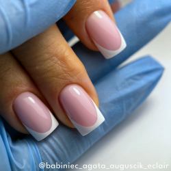 baza hybrydowa Smart Base Milky Pinky 7ml Eclair Nail na paznokciach - zdjęcie 4